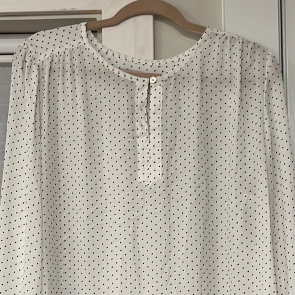 LOFT Long Sleeve Keyhole Neckline Blouse